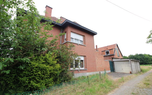 Halfopen bebouwing met landelijke ligging te Lebbeke – ref.: 4392