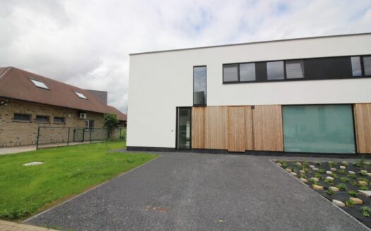 Halfopen bebouwing met 3 slaapkamers, terras en tuin gelegen te Opwijk – ref.: 4587