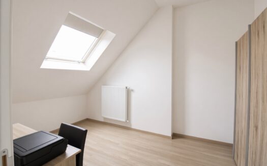 Woning met 2 slaapkamers, garage en zonnige tuin gelegen te Opwijk – ref.: 4633