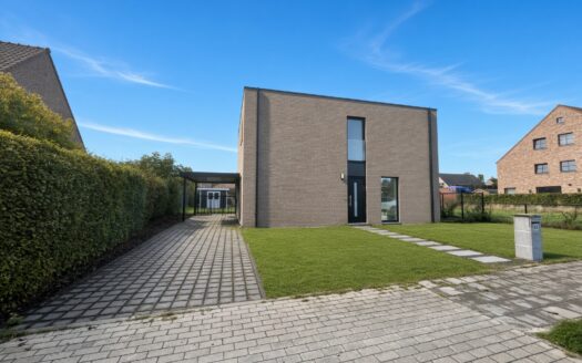 Energiezuinige, moderne villa met 5 slaapkamers en tuin gelegen te Zemst – ref.: 4056